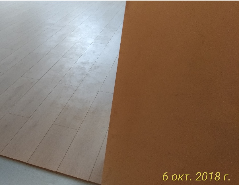 Demontage von Laminat in einer Wohnung