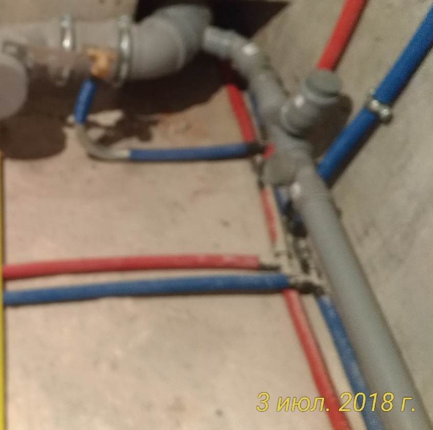 Demontage alter Abwasserrohre